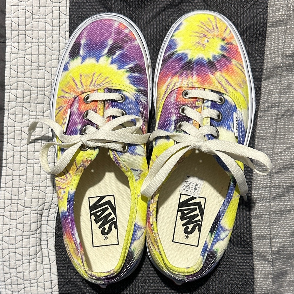 Women’s size 7 tiedye Vans